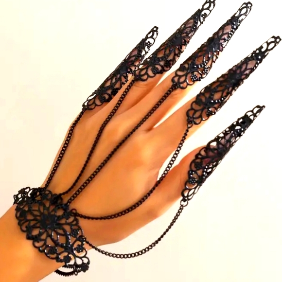Goth lace adjustable finger nails & chain bracelets - Picture 1 of 4